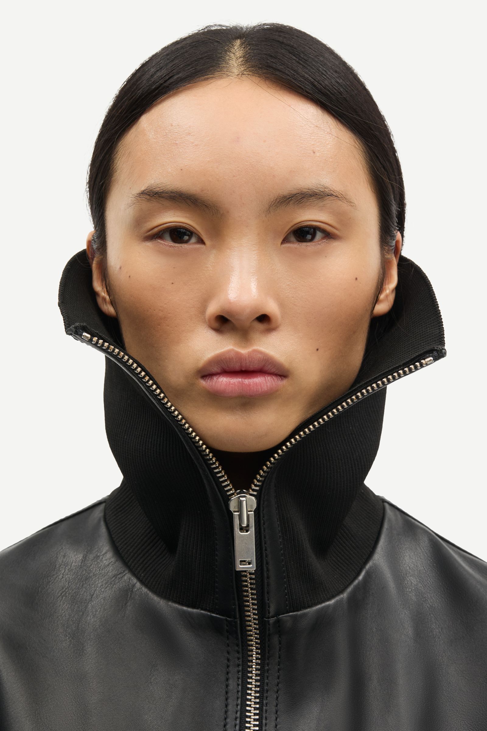 21584_F25400033-CLR000021-02-