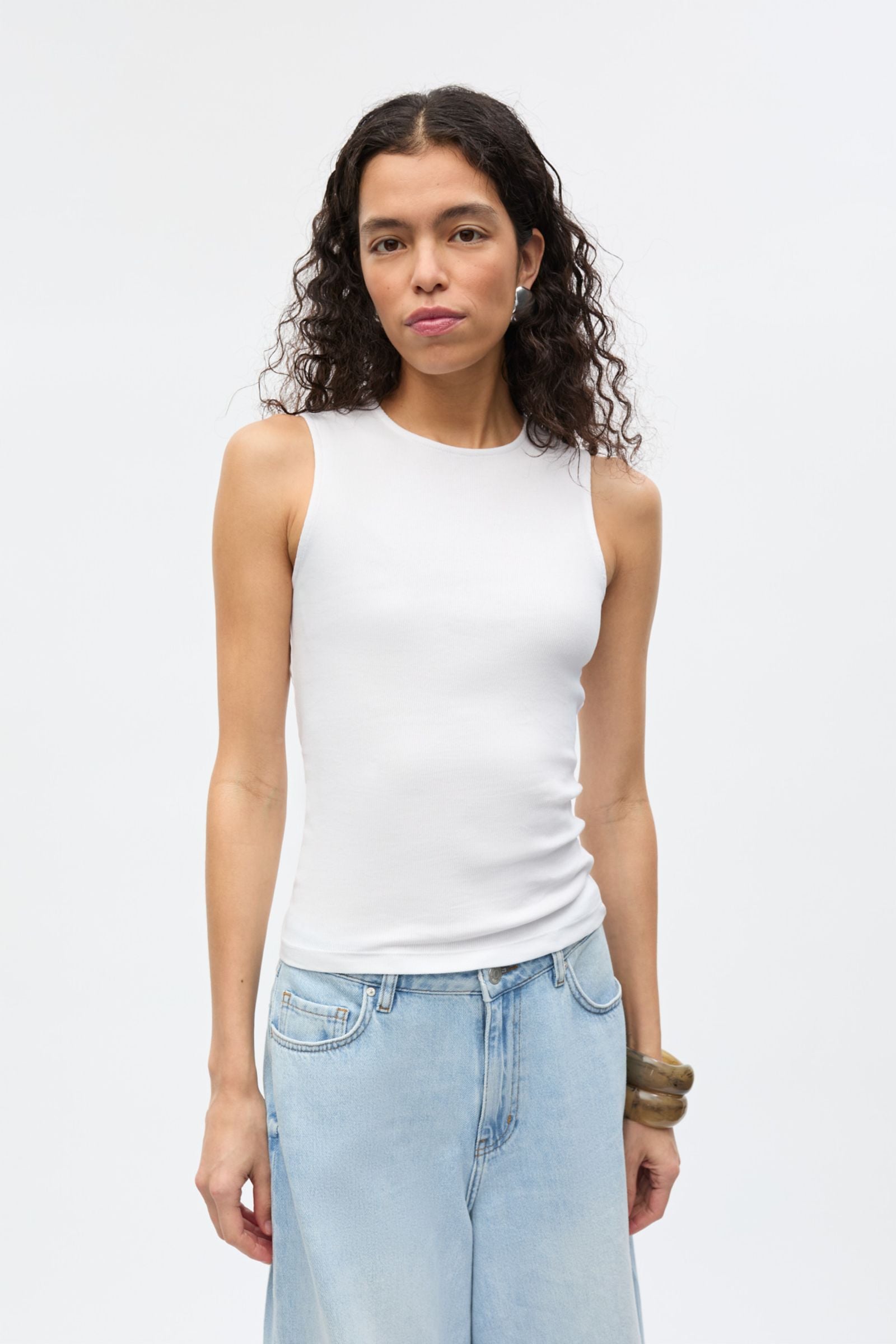 efu EATHER SLEEVELESS TOP ホワイトF Essential Sleeveless U | White – Enza Costa